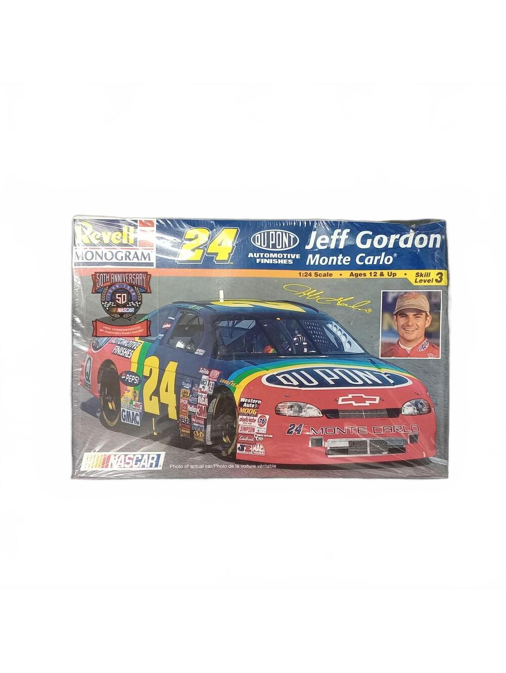 REVELL MONOGRAM 1998 #24 JEFF GORDON DUPONT MONTE CARLO 1/24 Scale Car 85 2476